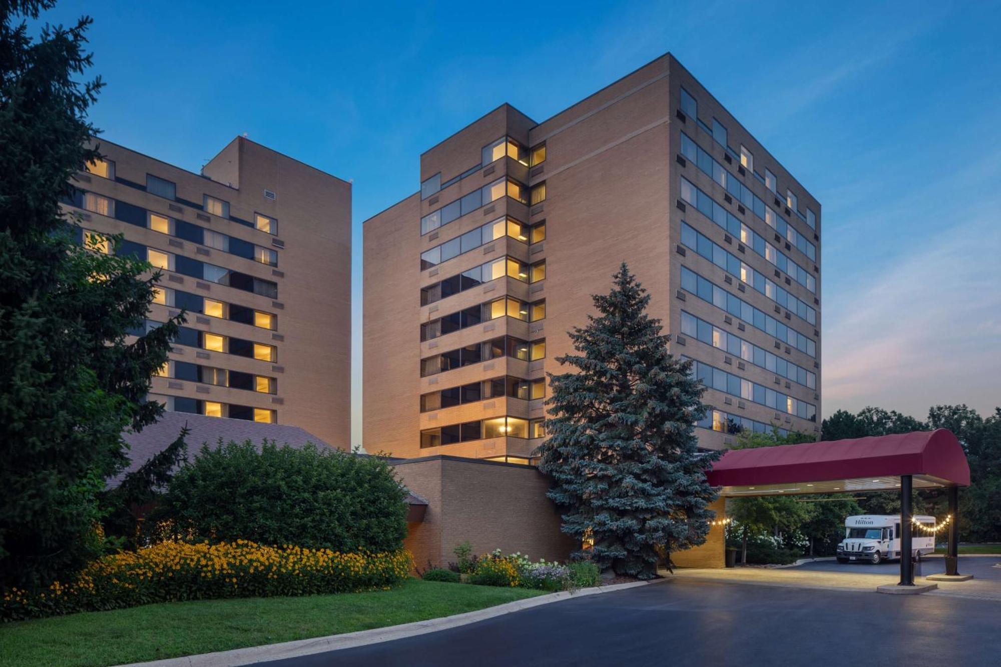 Hilton Chicago/Northbrook Hotel Exterior photo